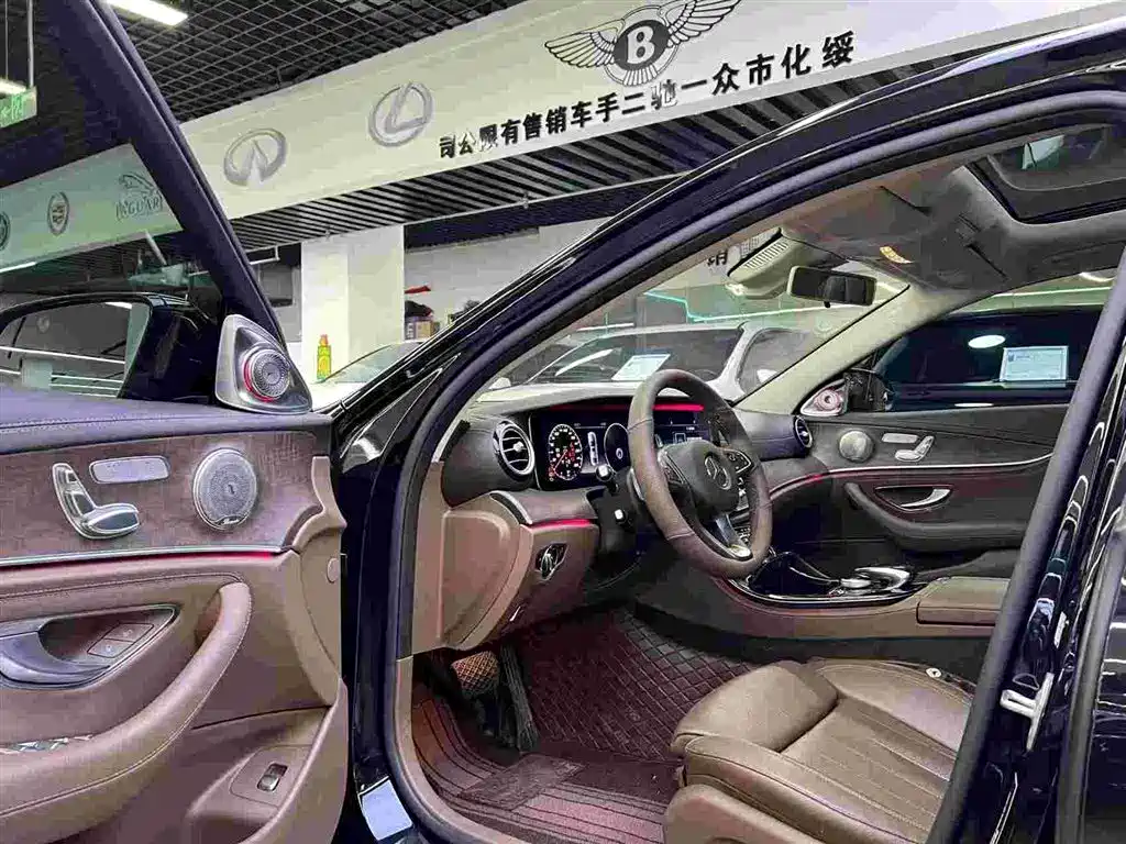 MERCEDES-BENZ E CLASS