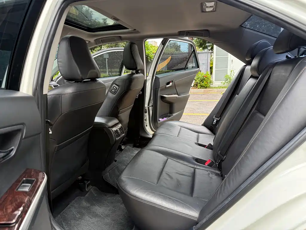 Toyota Camry 2016 2.0G Lead