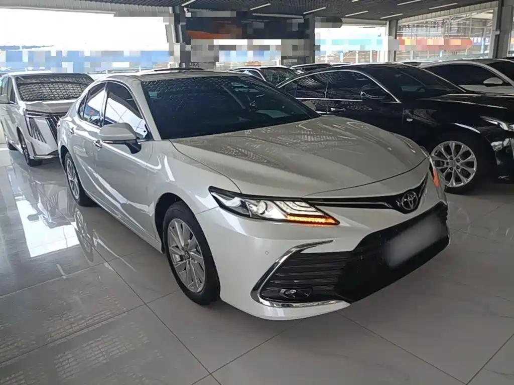 Toyota Camry — миниатюра 4