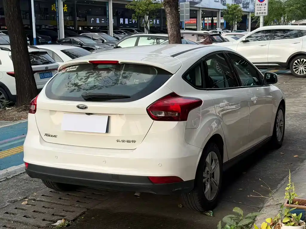 Ford Focus — миниатюра 8