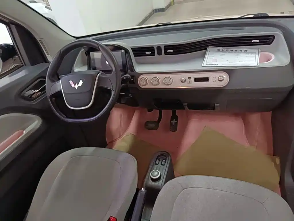 Wuling MINIEV — миниатюра 10