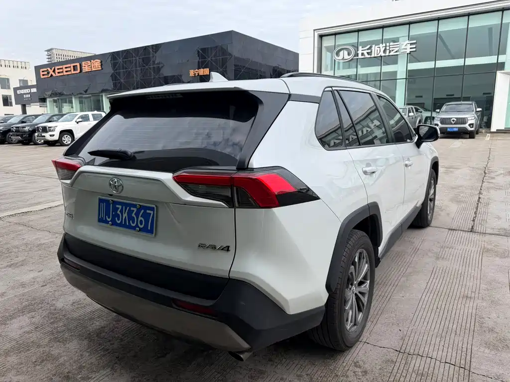 Toyota RAV4 — миниатюра 11