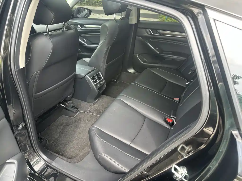 Honda Accord — миниатюра 5