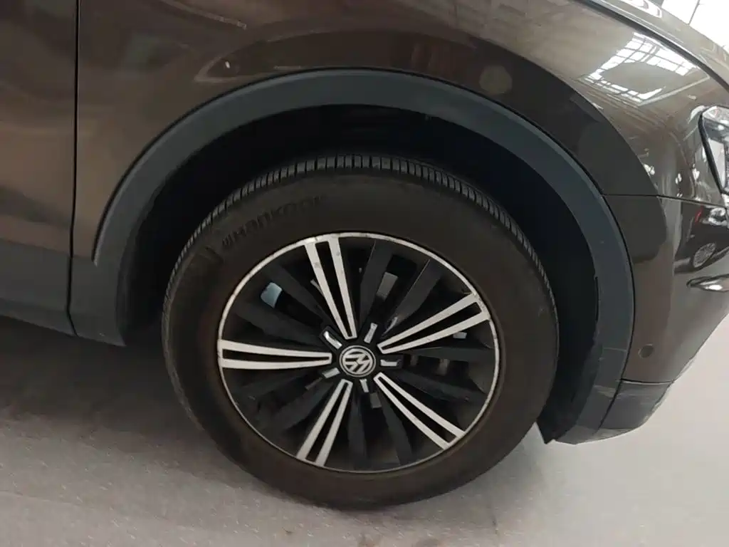 Volkswagen Tiguan L — миниатюра 12