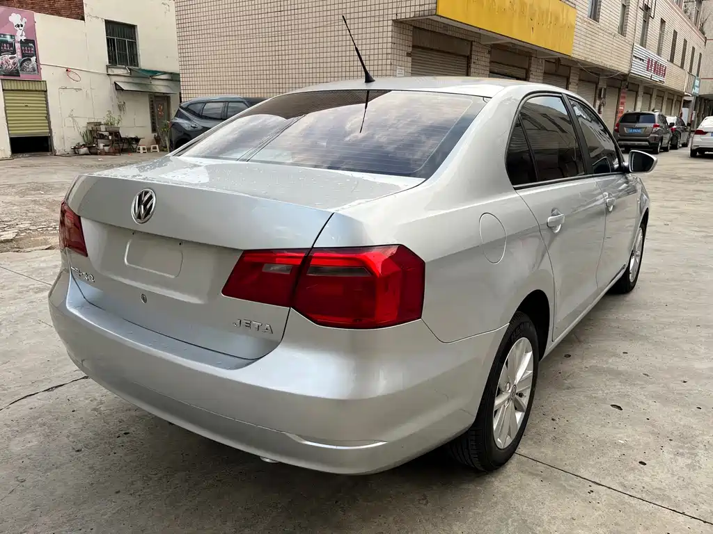 Volkswagen Jetta — миниатюра 11