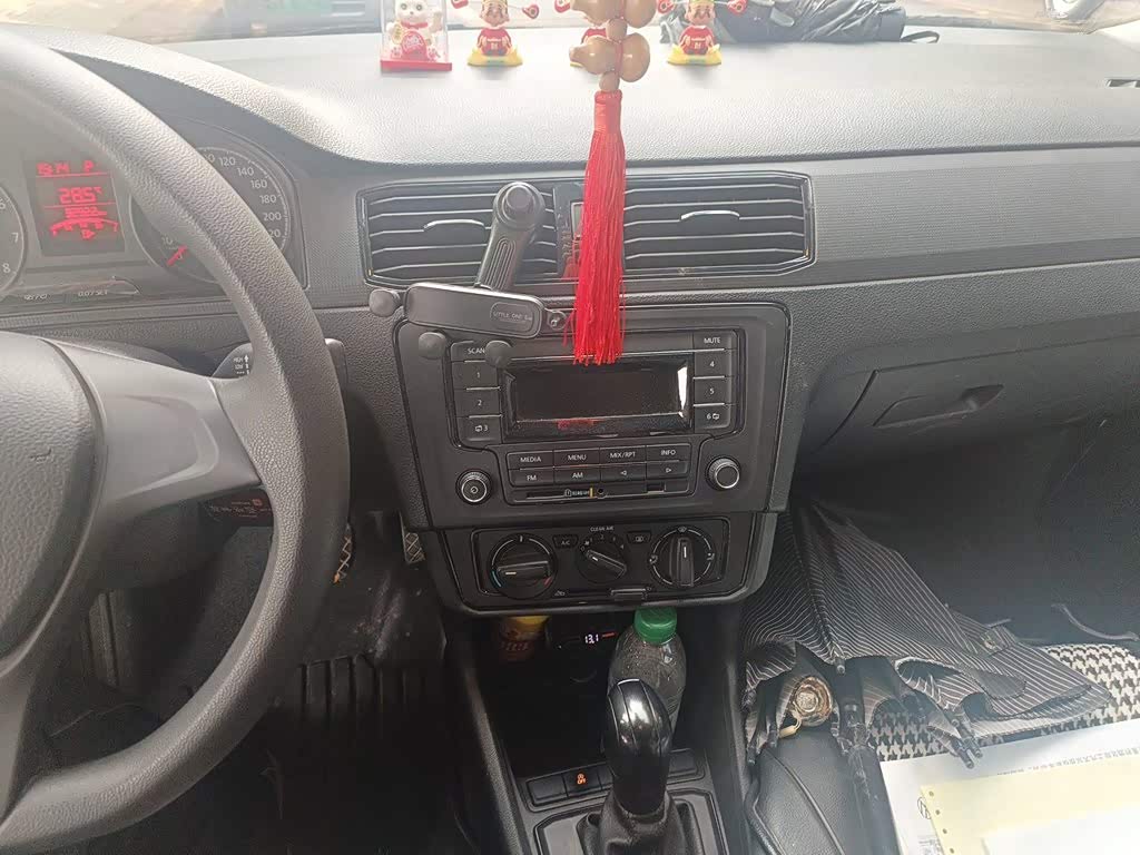 Volkswagen Santana 1.5 л 2022 г. Белый, пробег 32900 км