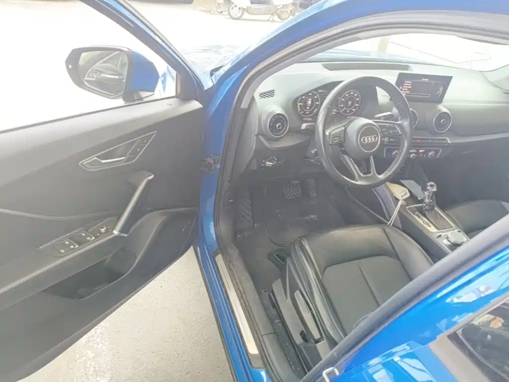 Audi Q2L e-tron — миниатюра 16