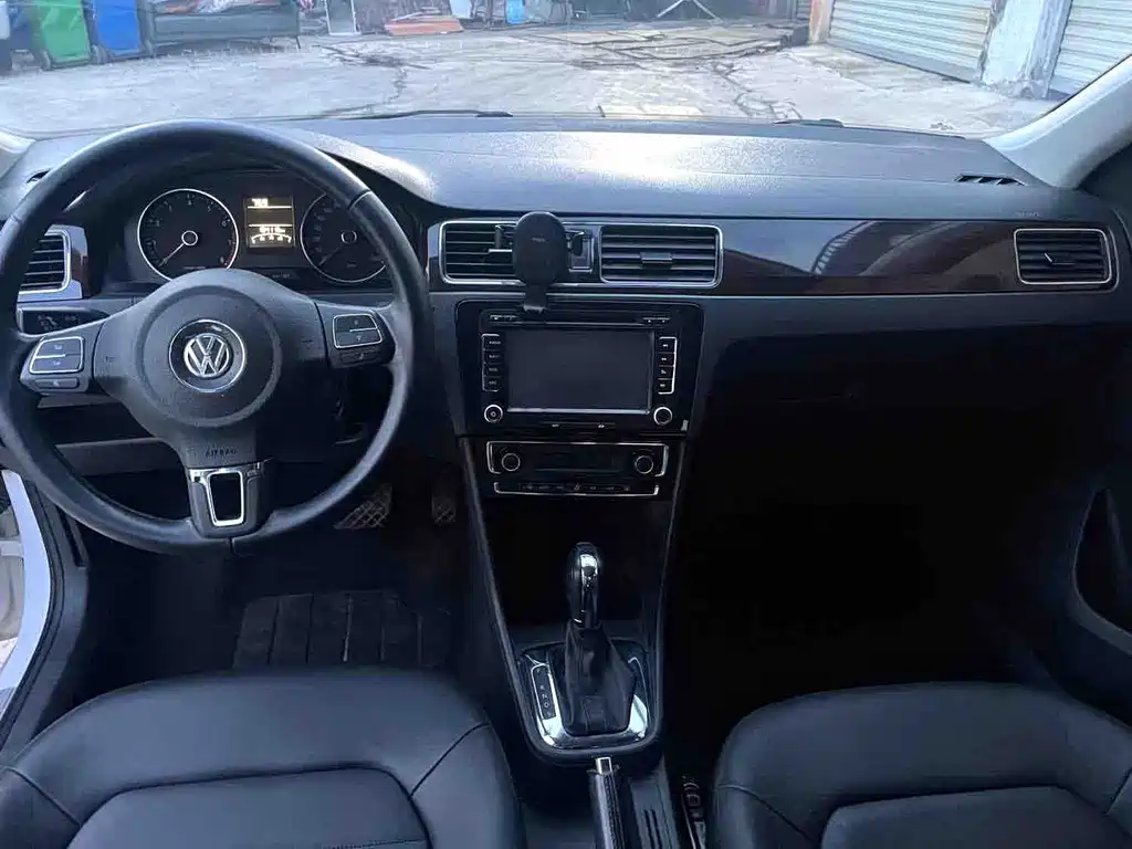 Volkswagen Santana — миниатюра 6