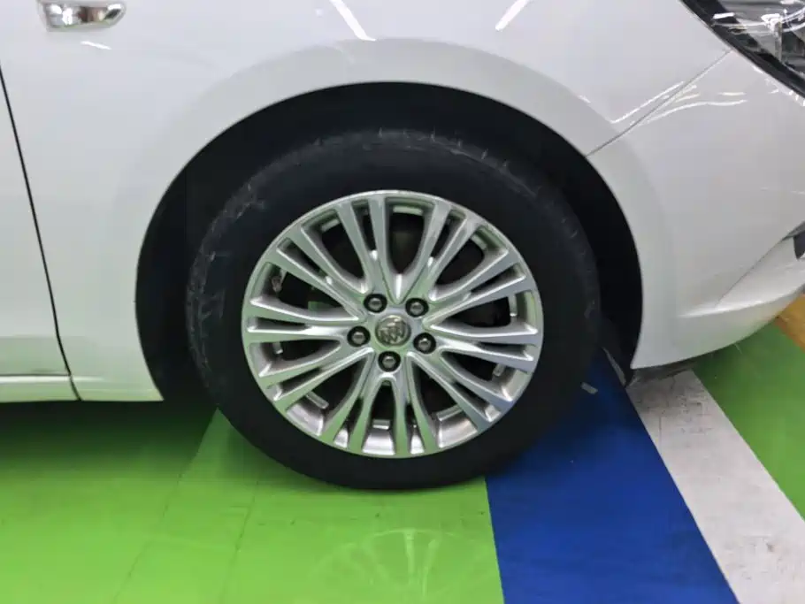 Buick Excelle — миниатюра 6