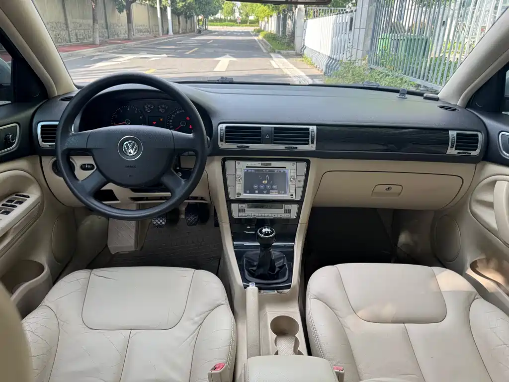 Volkswagen Passat Lingyu — миниатюра 5