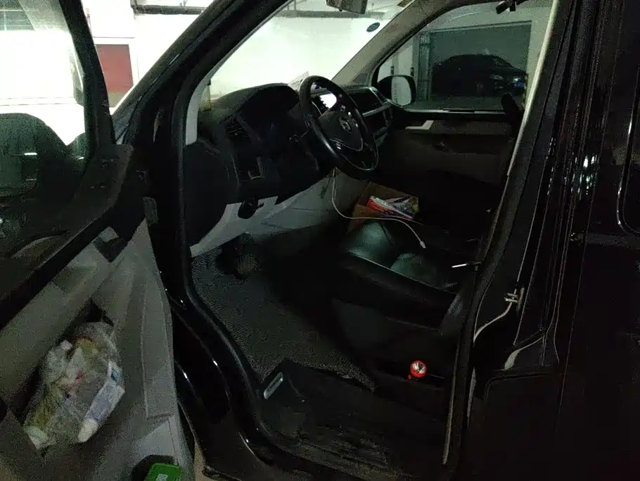 Volkswagen Caravelle — миниатюра 9