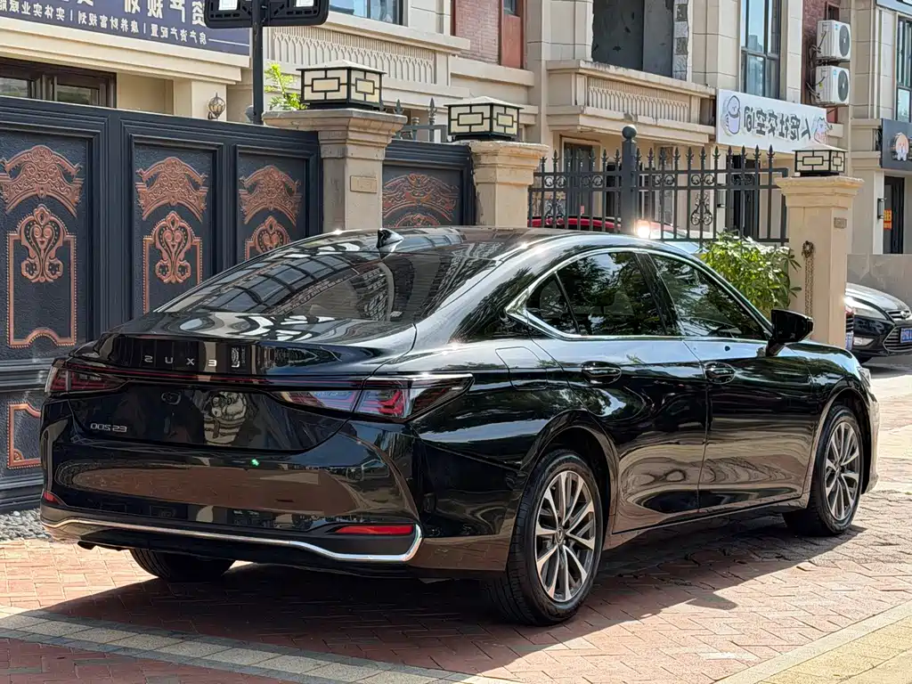 Lexus ES — миниатюра 9