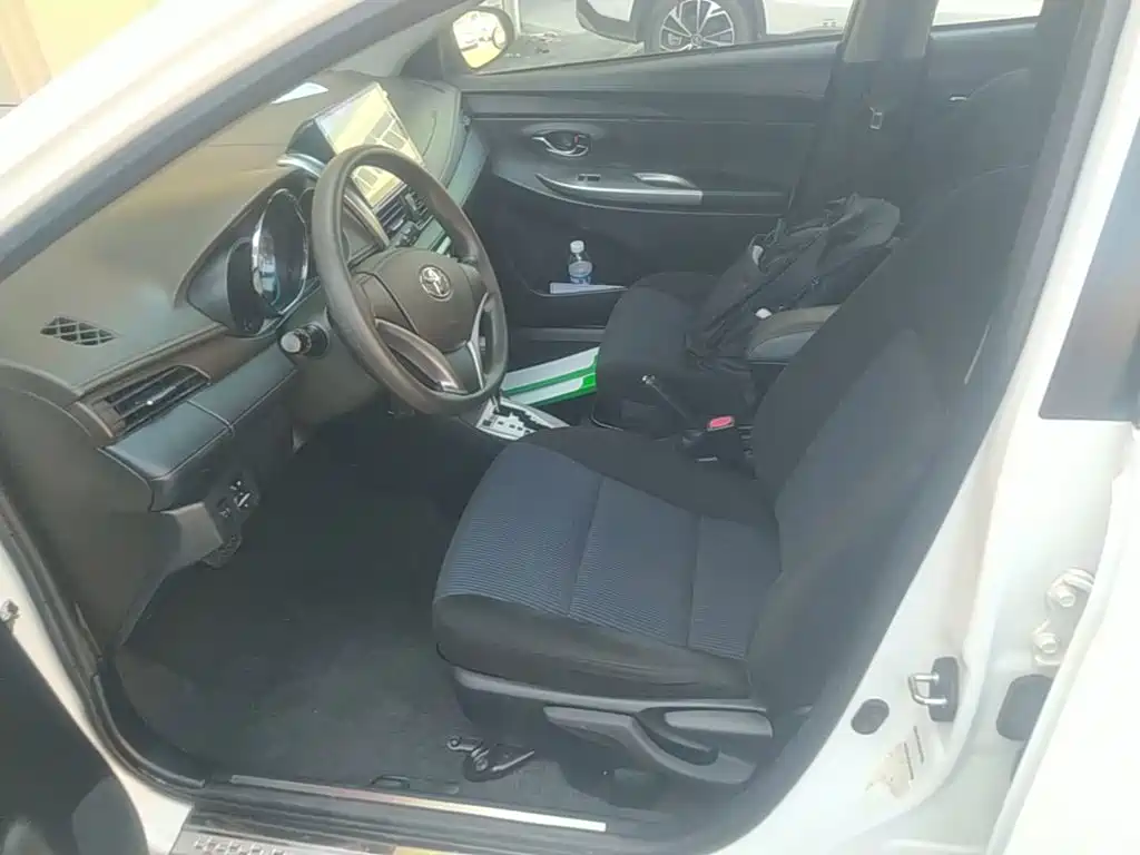 Toyota Yaris L — миниатюра 15
