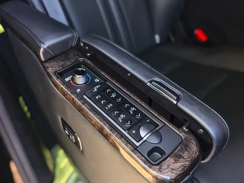 Toyota Vellfire — миниатюра 16