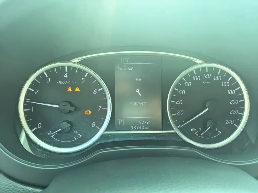 Nissan Tiida — миниатюра 8