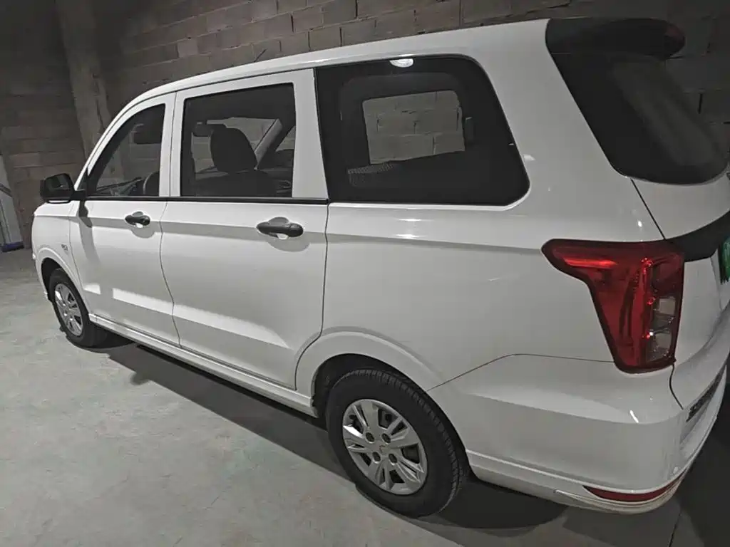 Wuling Hongguang — миниатюра 5