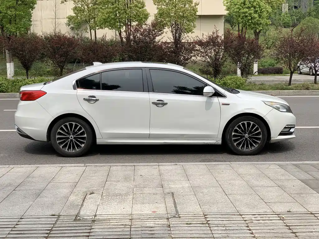 Zotye Z560 2017 1.5T CVT Luxury