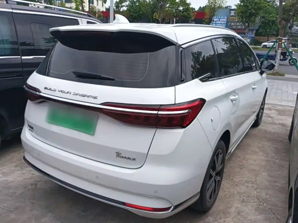 BYD MAX New Energy — миниатюра 7