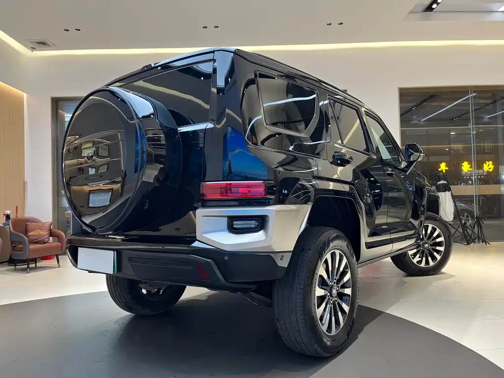 TANK TANK 700 NEW ENERGY