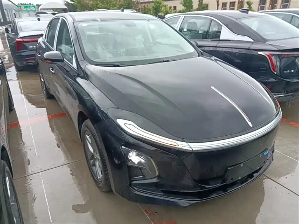 Hongqi E-QM5 2025 610km PLUS