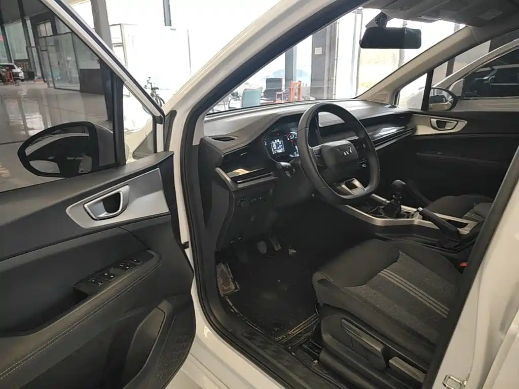 Wuling Jiachen — миниатюра 16