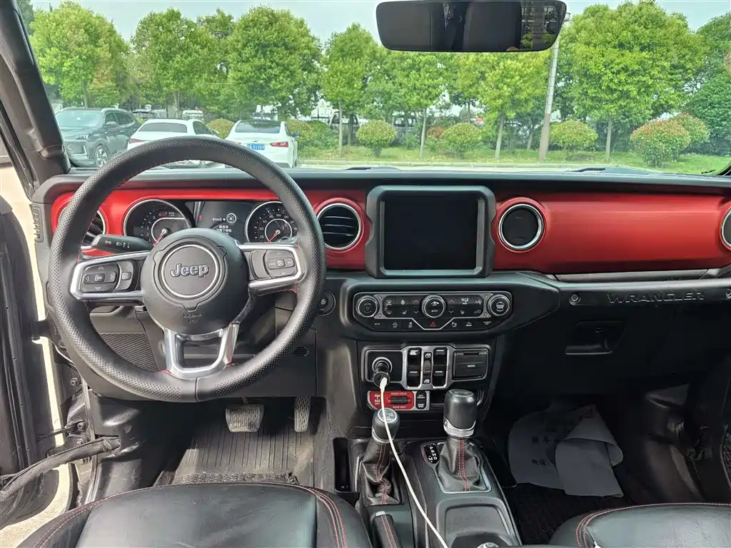 Jeep Wrangler - фото 5