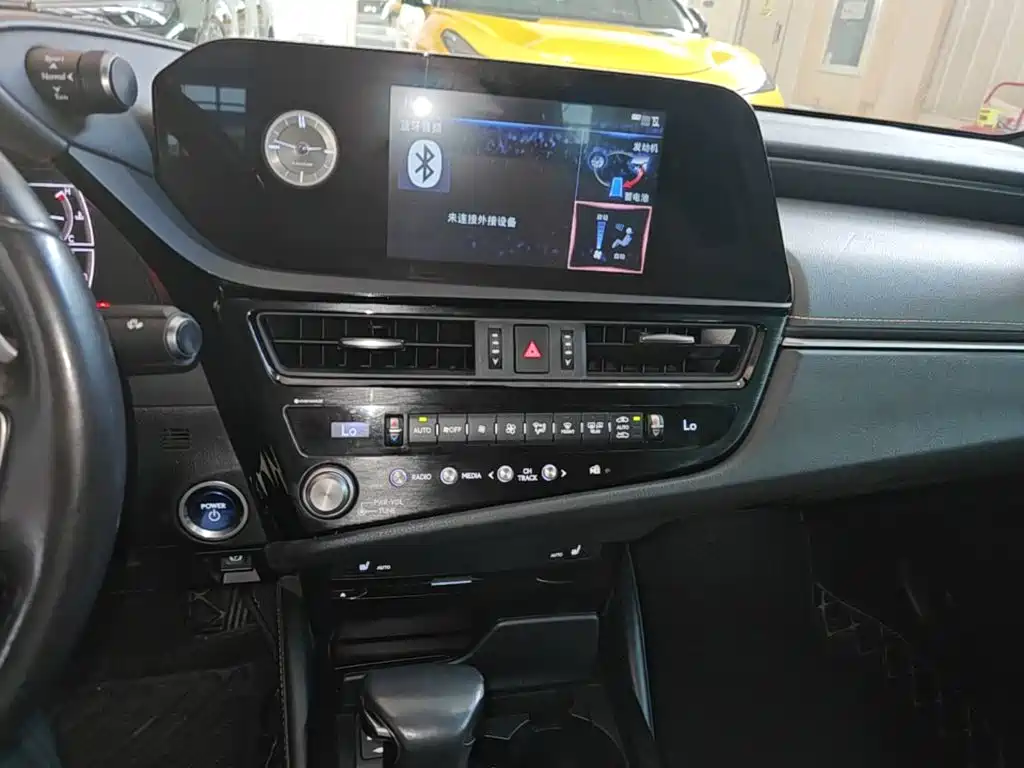 Lexus ES — миниатюра 13