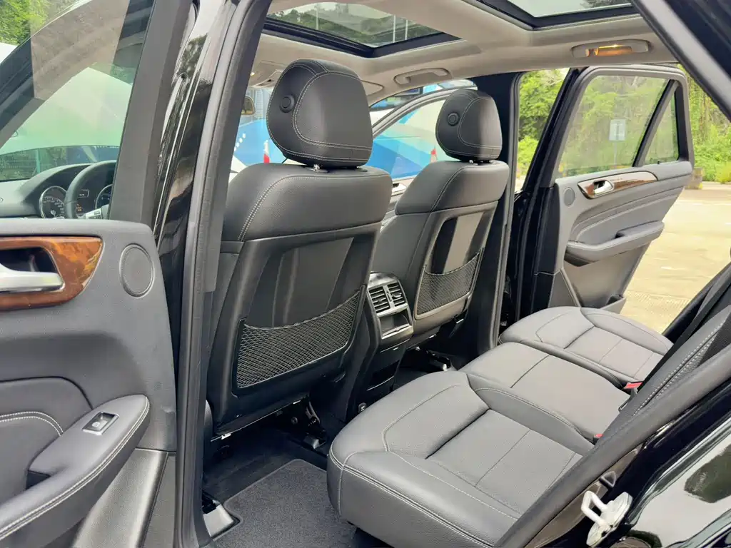 Mercedes-Benz M-Class — миниатюра 5