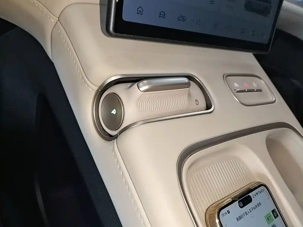 NIO ES6 — миниатюра 14