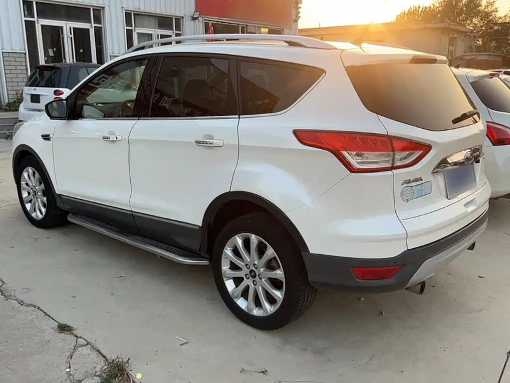 Ford Kuga — миниатюра 8