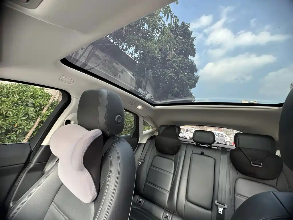 Jaguar E-PACE — миниатюра 10