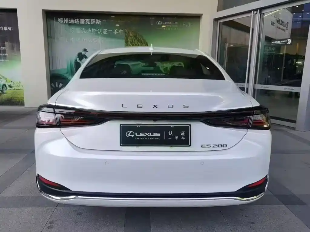 Lexus ES 2025 200 Premium