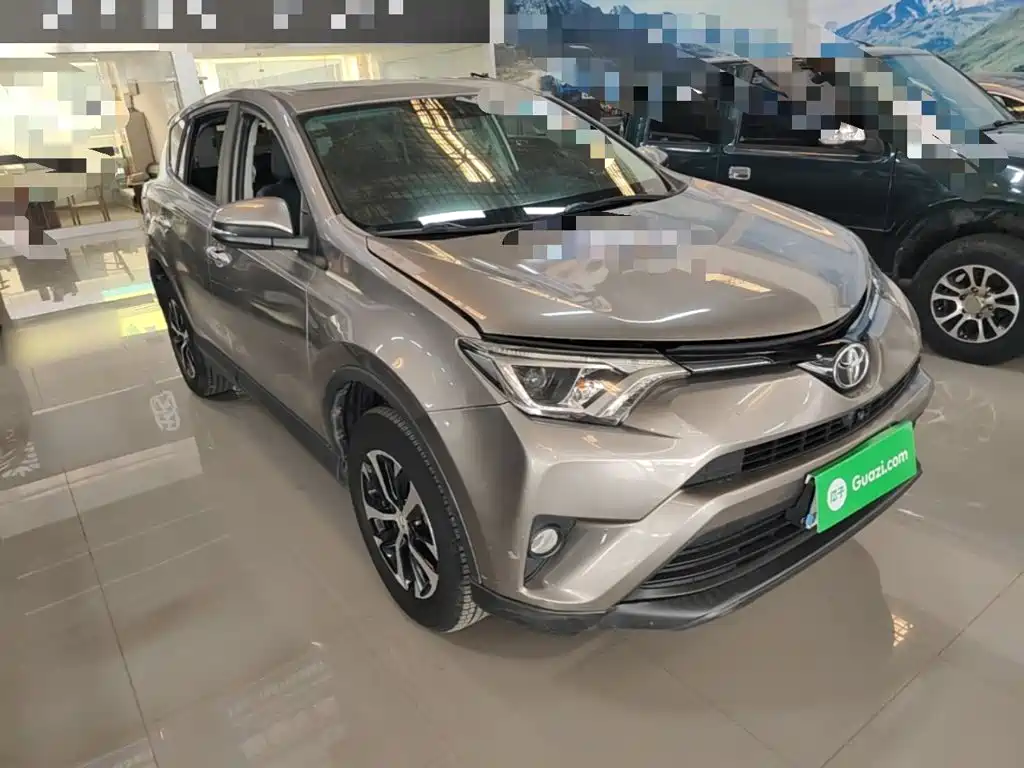Toyota RAV4 — миниатюра 4