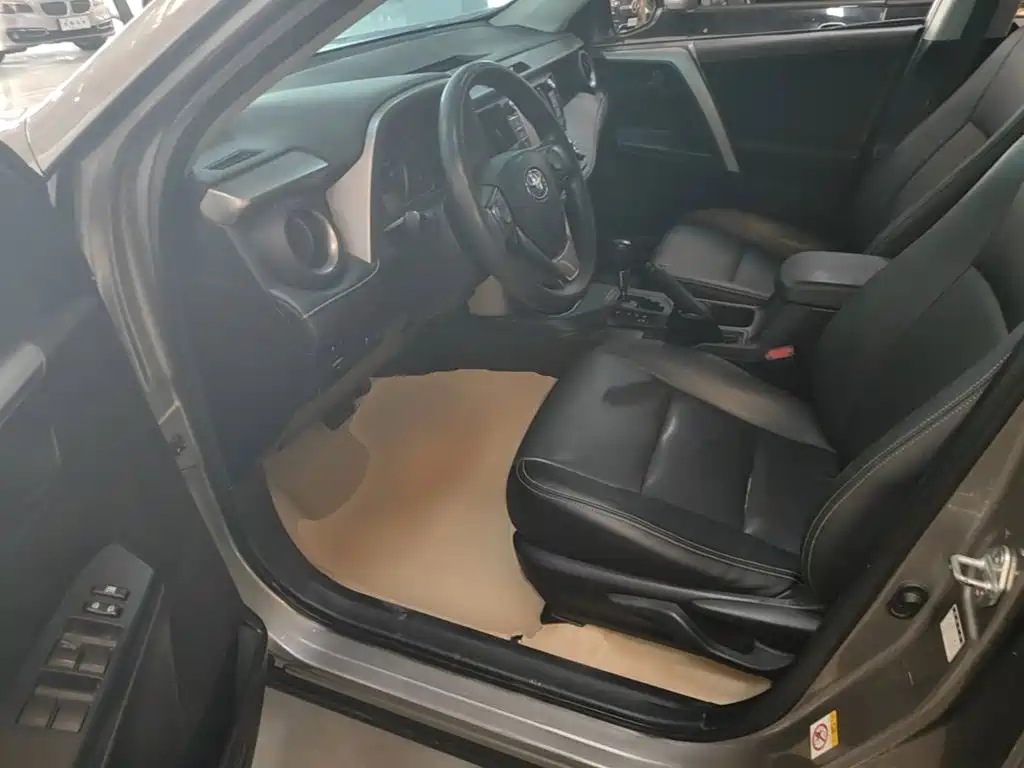 Toyota RAV4 — миниатюра 16