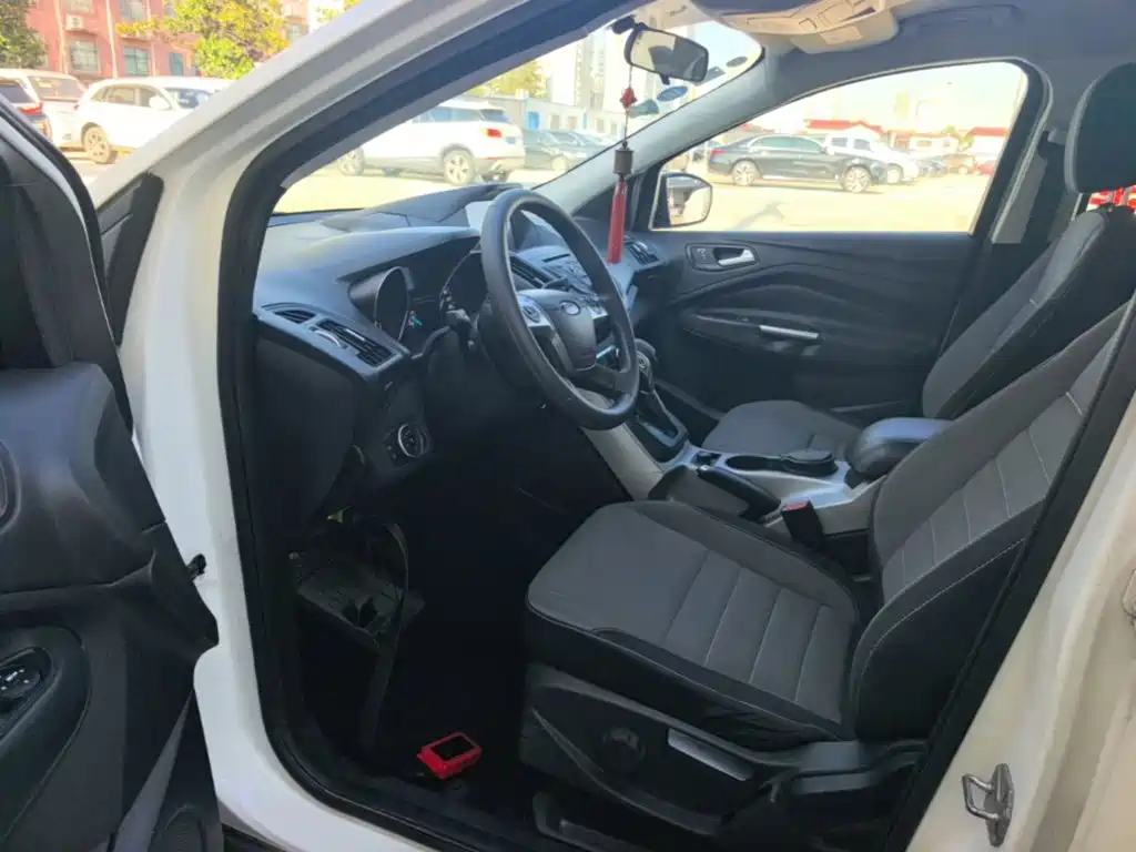 Ford Kuga — миниатюра 16