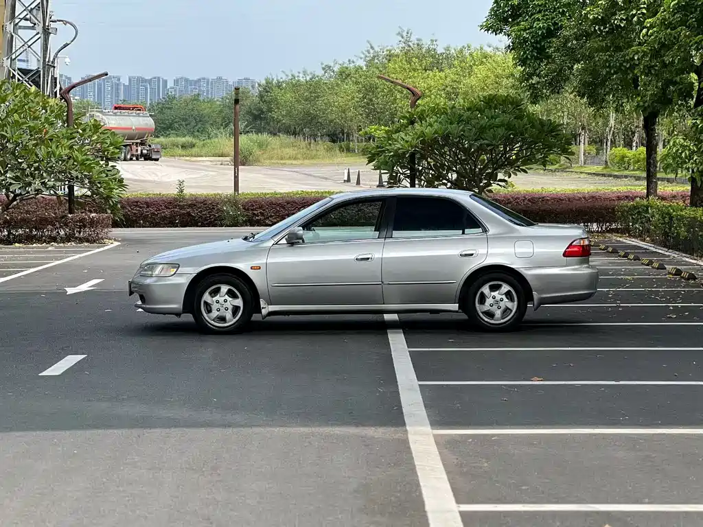 Honda Accord — миниатюра 5