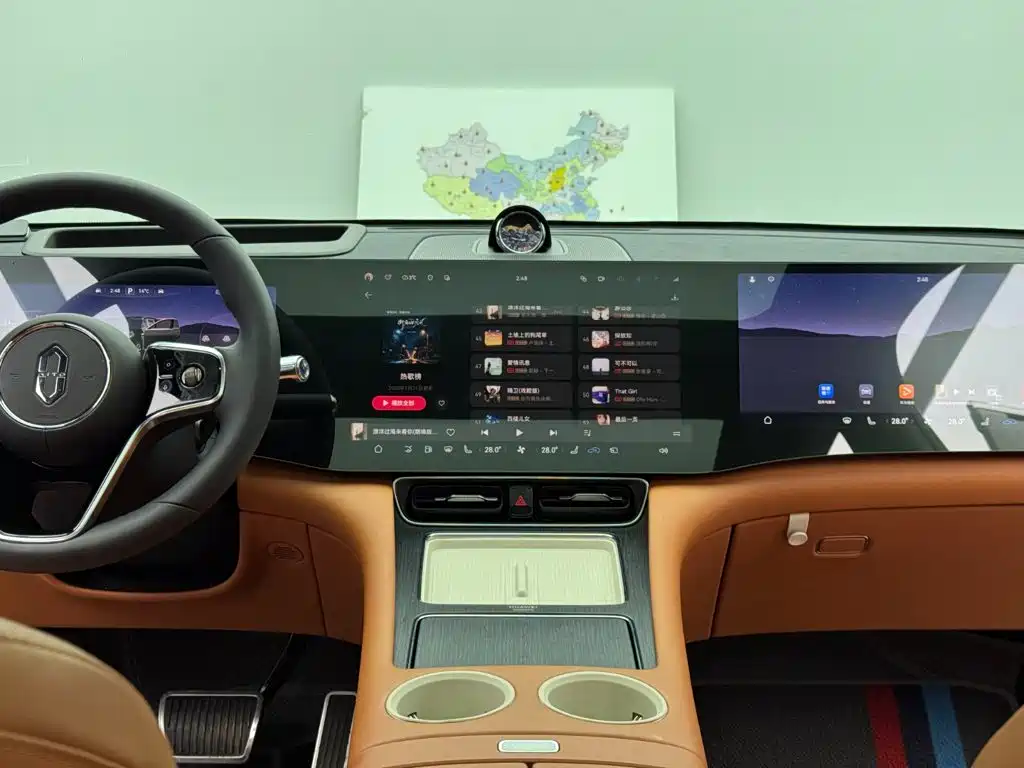 Aito M8 2025 Max+ 53.4kWh 5 мест (192 ）