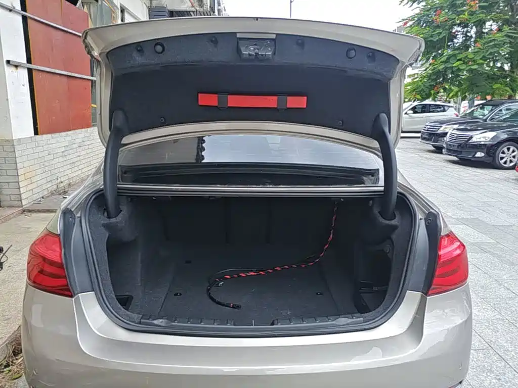 BMW 3 Series — миниатюра 19