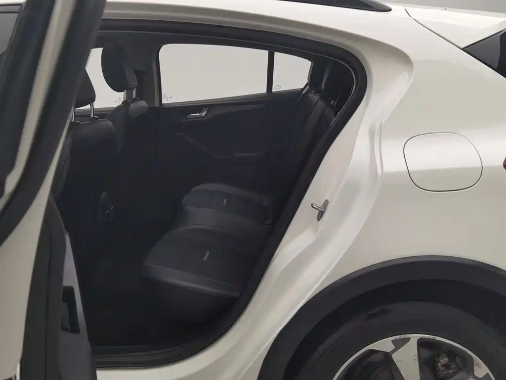 Ford Focus Active — миниатюра 15