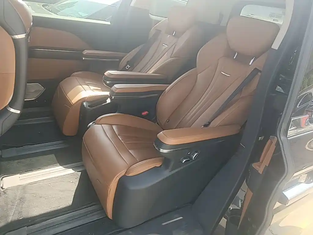 Hongqi Hongqi HQ9 PHEV — миниатюра 17