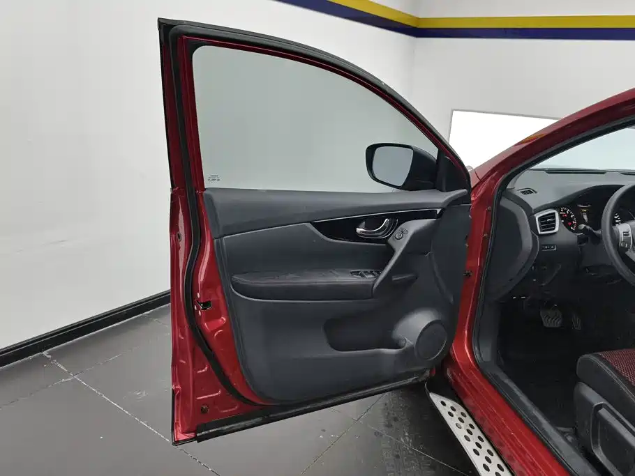Nissan Qashqai — миниатюра 7