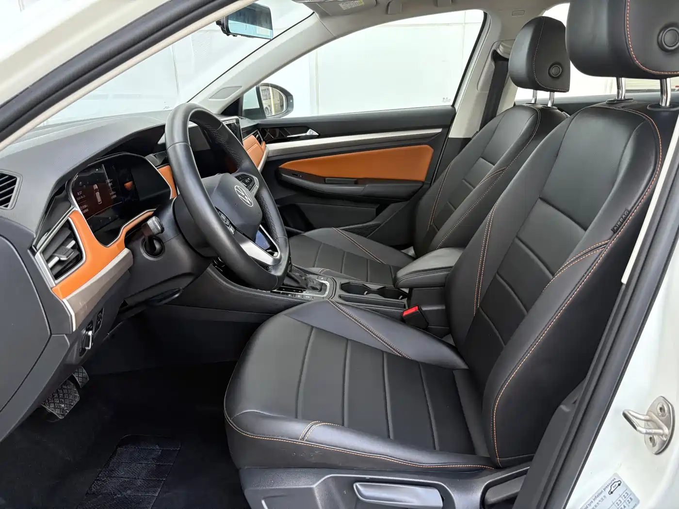 Volkswagen Bora 2023 Белый из Китая