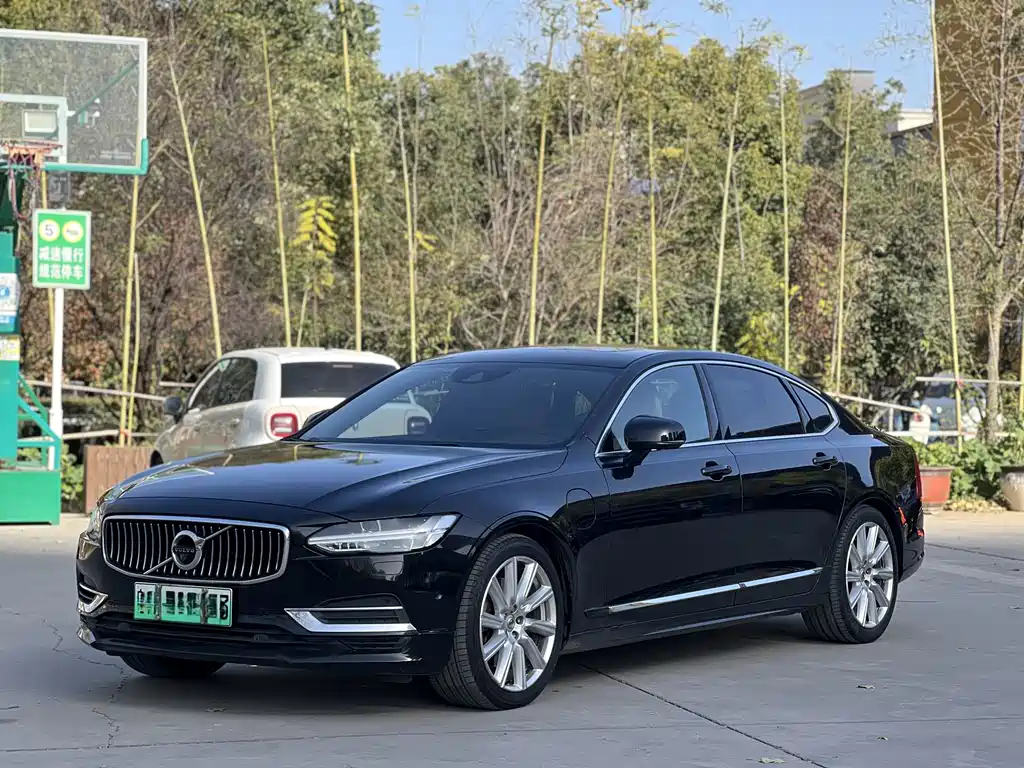 VOLVO S90 PLUG IN HYBRID