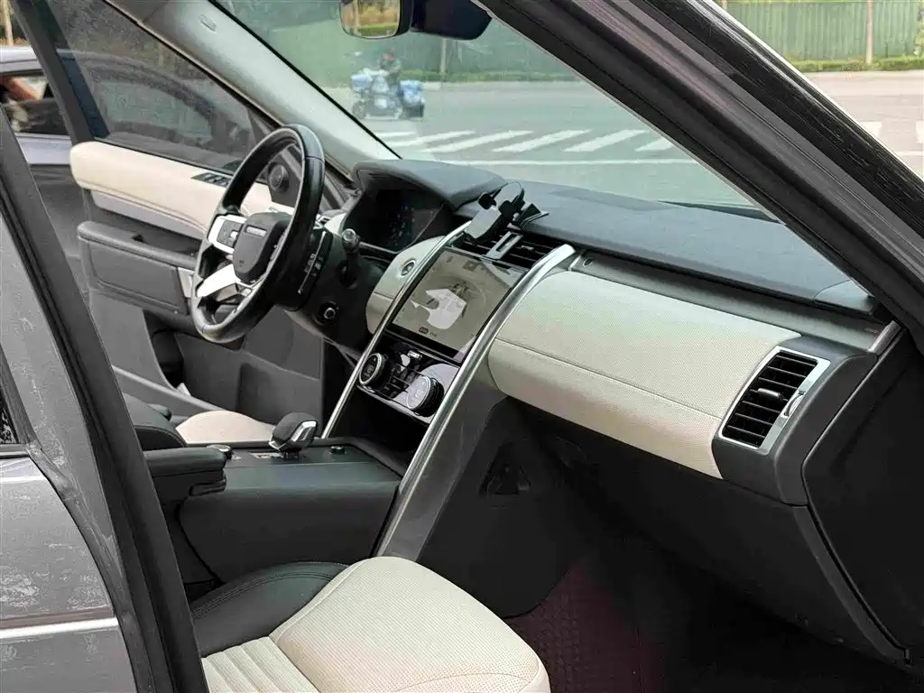 Land Rover Discovery — миниатюра 5