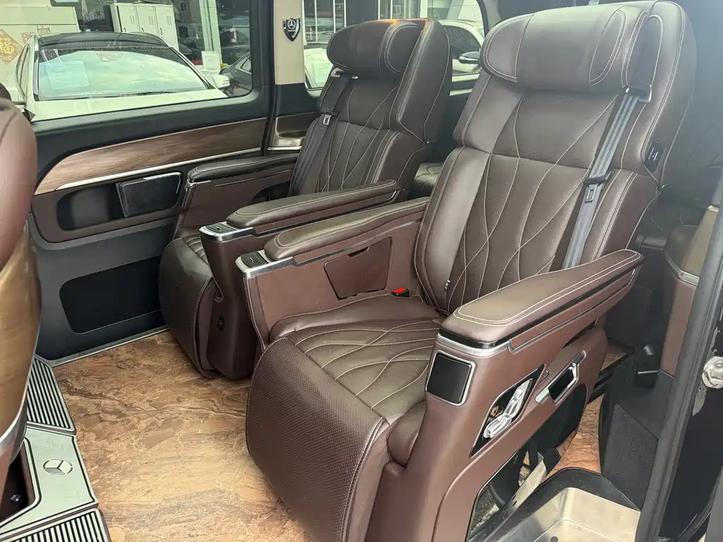 Mercedes-Benz V-Class — миниатюра 8