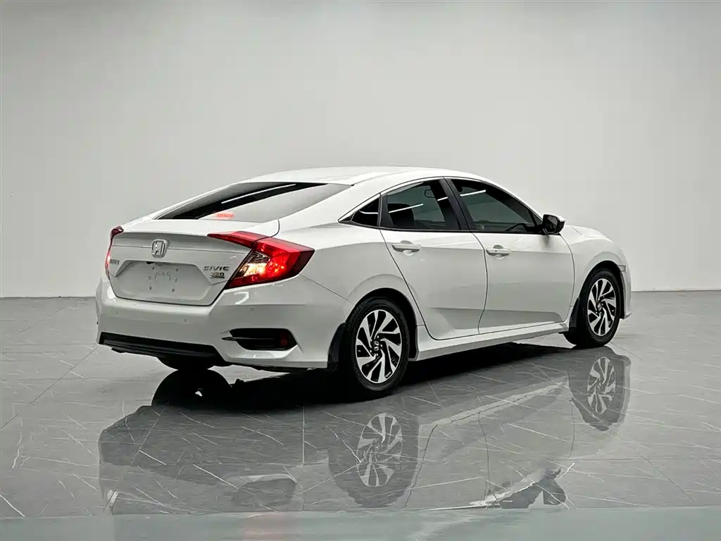 Honda Civic 2016 220TURBO CVT Luxury