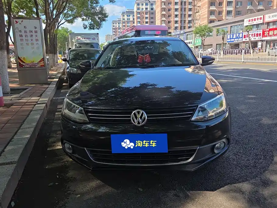 Volkswagen Sagitar 2014 1.6L AT Comfort