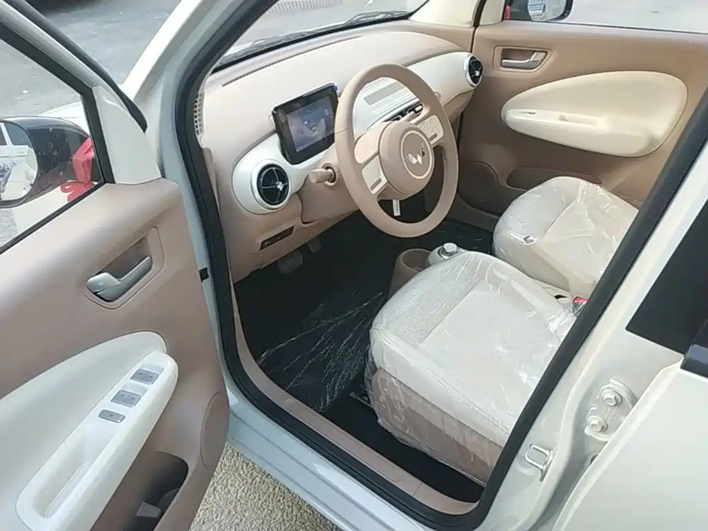 Wuling MINIEV — миниатюра 16