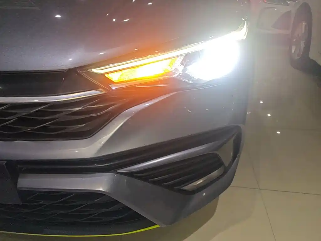 Roewe i5 — миниатюра 24