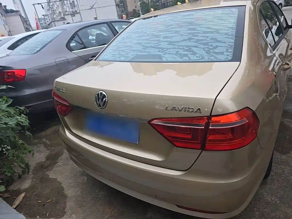 Volkswagen Lavida — миниатюра 6
